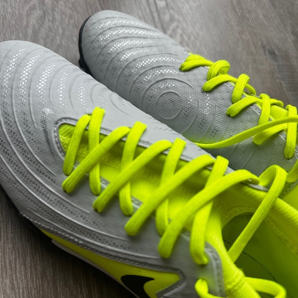 Mens Phantom Luna NikeSkin Neon Yellow/Silver Turf Cleats main image 4
